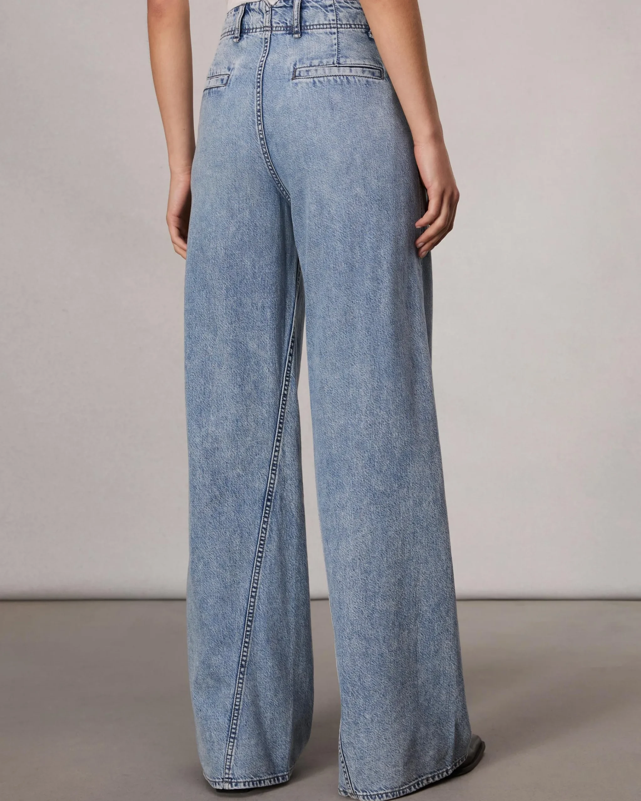 Store Featherweight Wide-Leg Sofie Jean Women Jeans